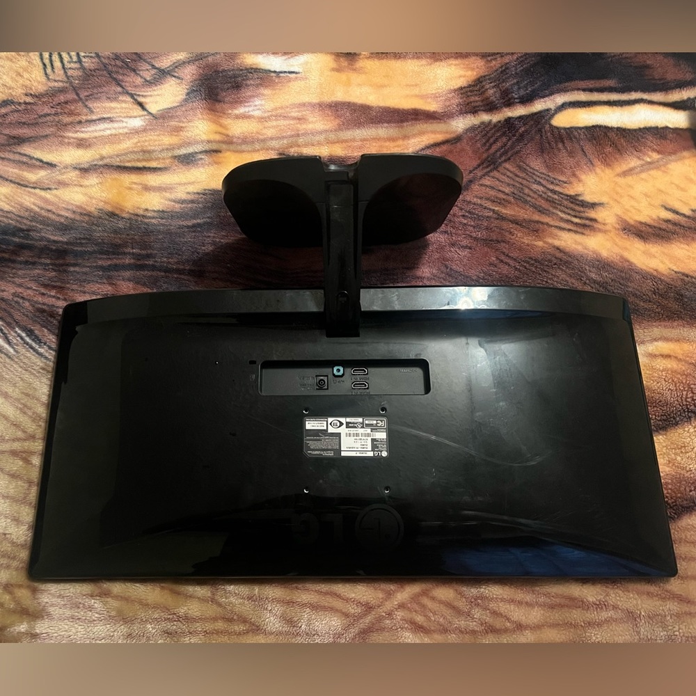 LG Gaming Monitor - Picture 2 of 2